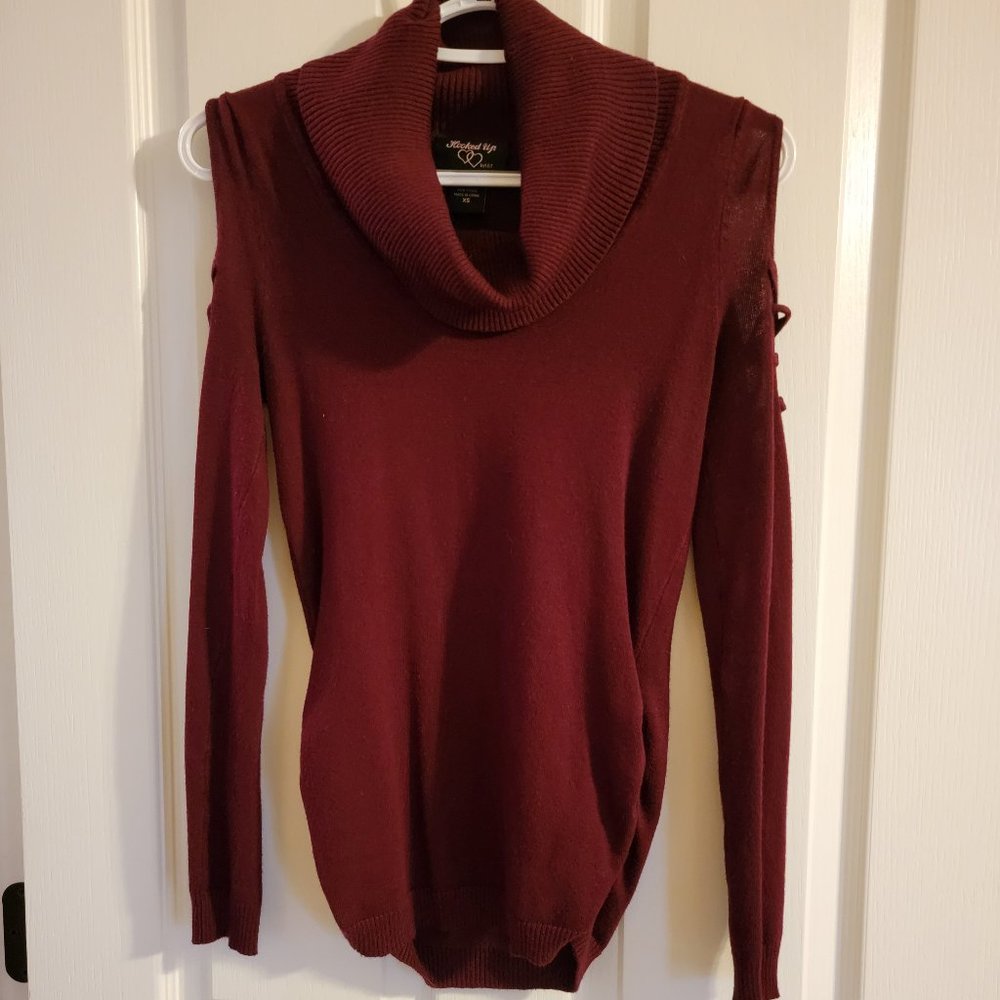 Hooked Up Long-Sleeve Open Shoulder Shirt with Ruched Sides, Plum, XS